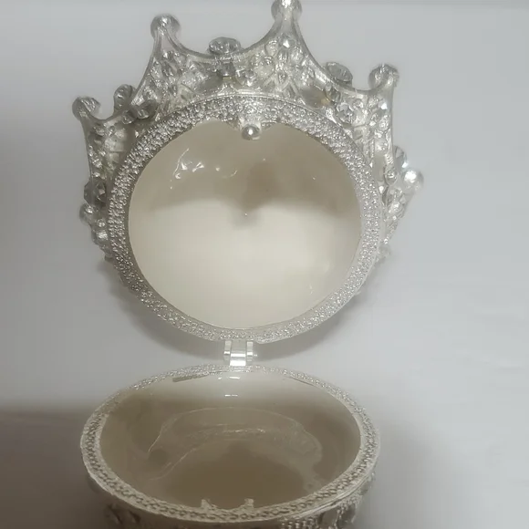 Elegant Silver Crown Trinket Box - Picture 2 of 6